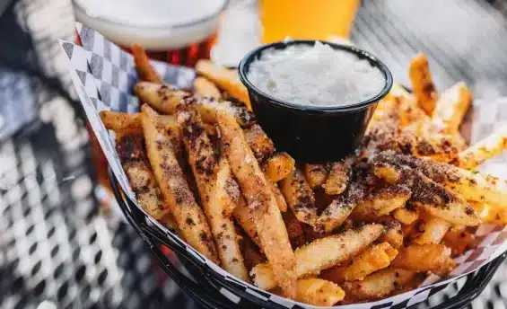 GARLIC TRUFFLE FRIES