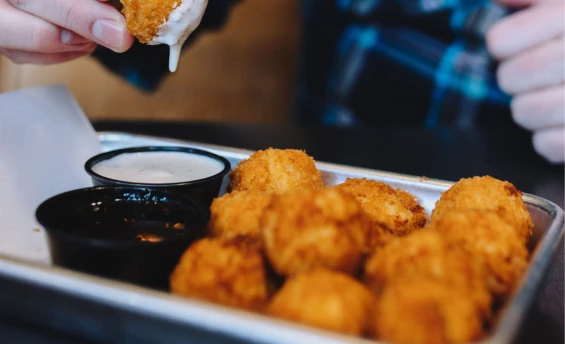 MAC N’ CHEESE BALLS